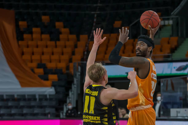 篮球不仅是 篮球不仅是