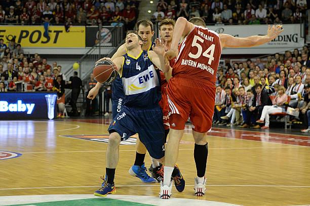 困难时刻依 困难时刻依