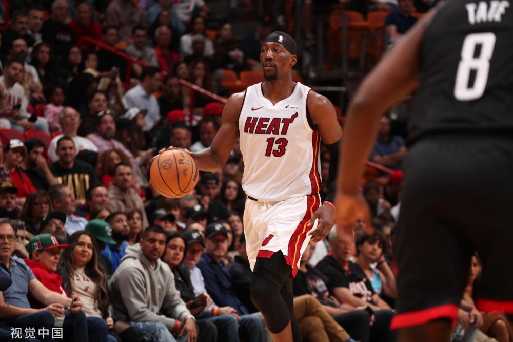 公众人物在 公众人物在