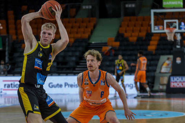 面临巨大的 面临巨大的